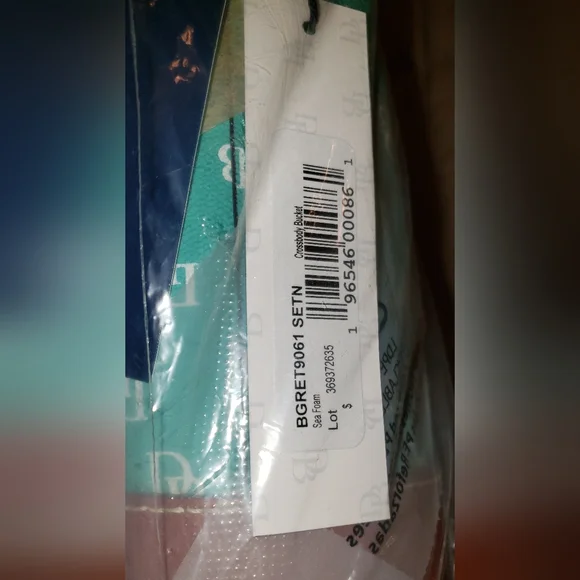 NWT Dooney and Bourke "Gretta" Crossbody Bucket Bag Color Sea Foam - Picture 7 of 12